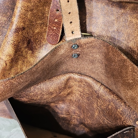 Vintage 1970s Leather Flap Closure Drawstring Backpack  Day Backpack Carry On - Picture 11 of 13